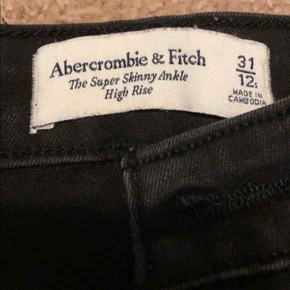 Abercrombie & Fitch Super Skinny Ankle Hi-Rise - Picture 2 of 4